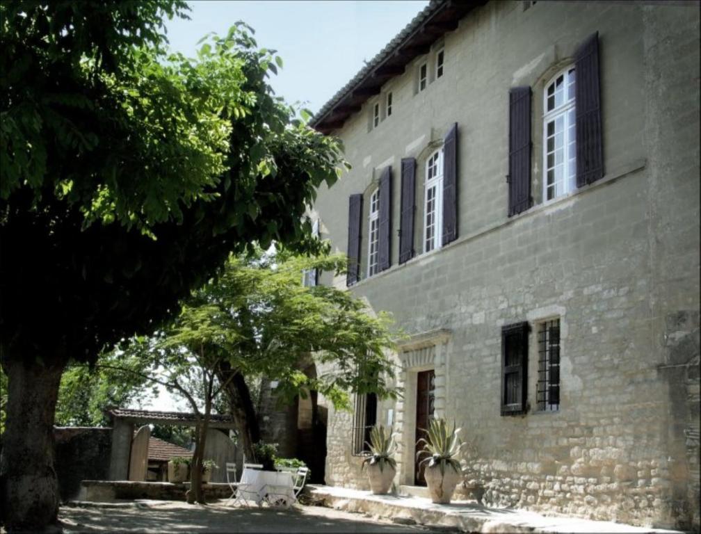 Monte Arena Panzió Montaren-et-Saint-Médiers Kültér fotó